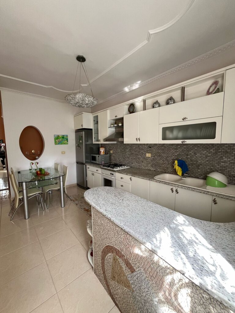 083652b0-731f-4ac2-ba16-3a428b4b50fc