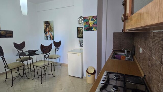 10c3784c-c3cc-4e83-93b0-da97cc09066b