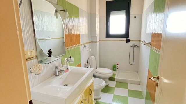 5a5fccdd-86e1-4809-a1c0-bc045cb8409b