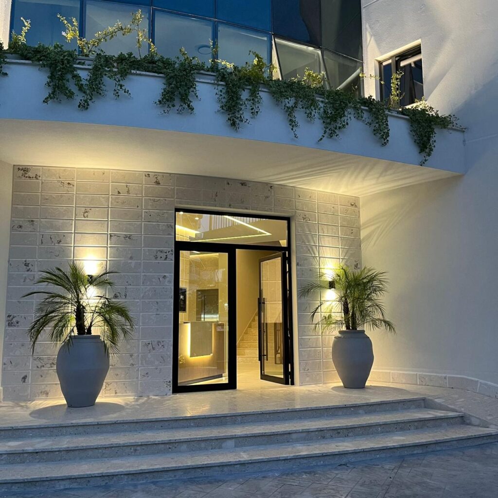 6105d61f-0526-4080-bbca-e04693ee83de