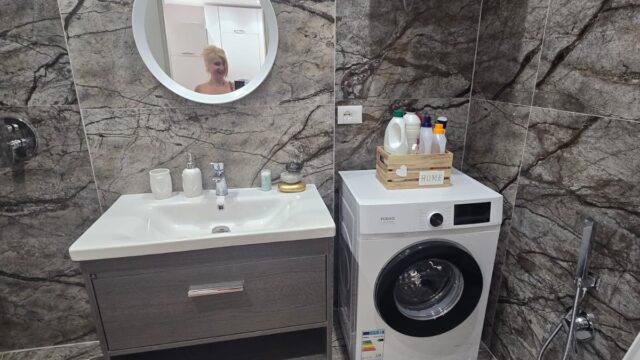 9aef0d42-55d0-476f-b136-770f0070cba4