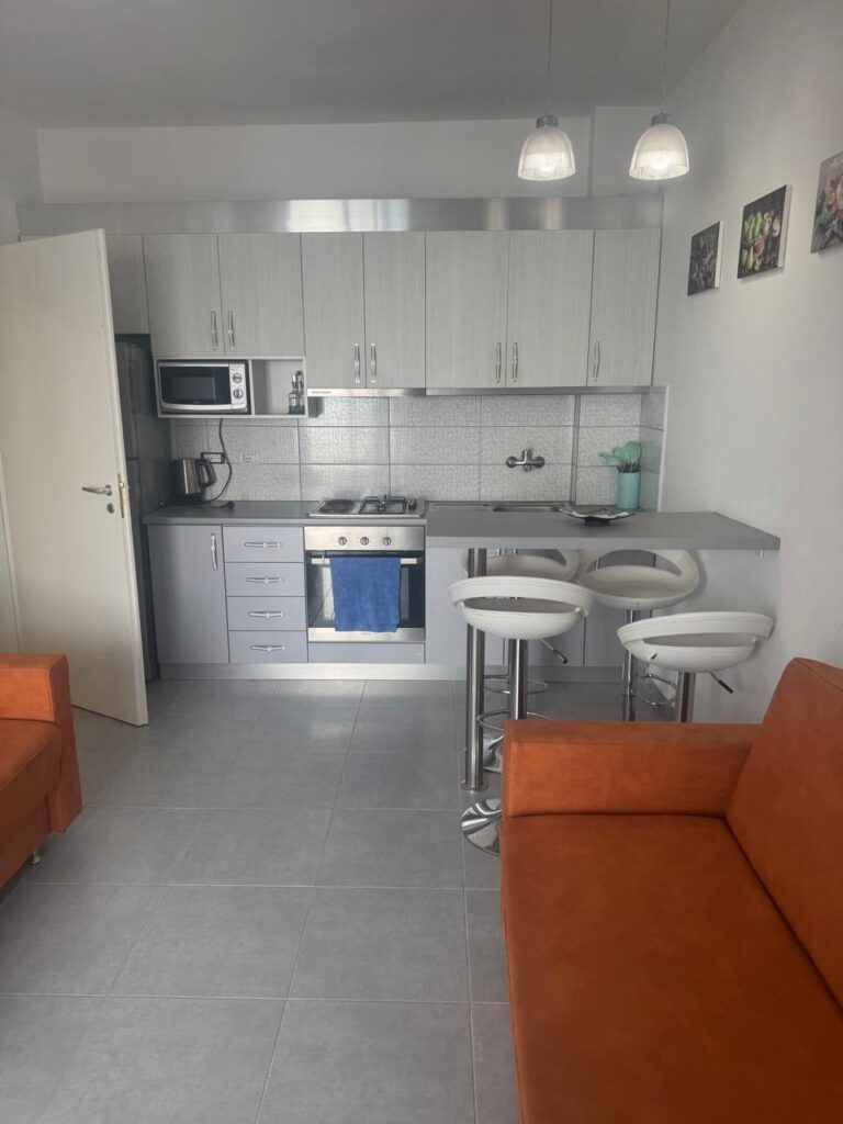 a8dc24ed-bc11-4940-a00a-581e7cbe0741