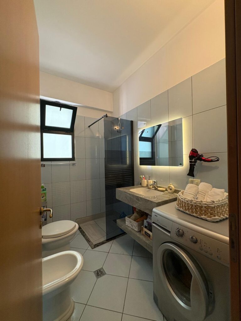 b0aed843-d7d1-4d84-8a3a-fd48c43234f9